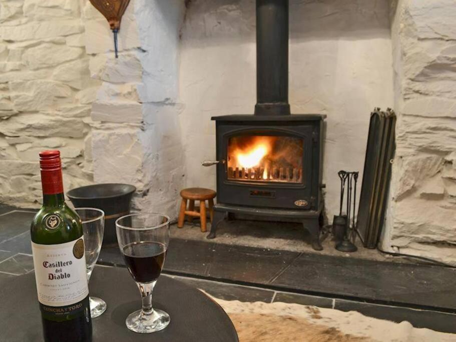 Cosy Terrace Cottage Built Into The Mountain Side. Blaenau Ffestiniog Eksteriør billede
